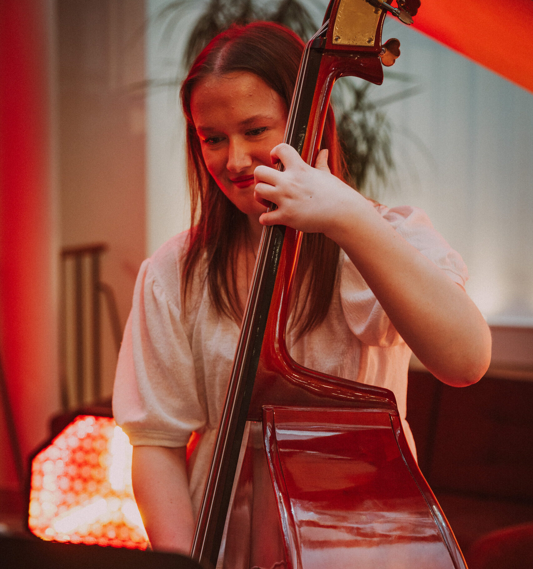New Sound Trio, Milla Nenzelius spelar kontrabas på hallands matfest